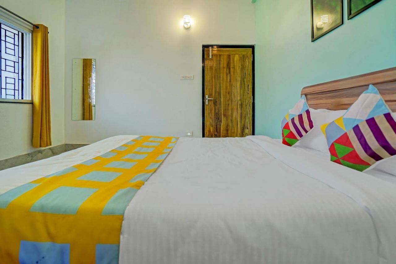 Oyo 79233 Hotel Hive Stays Kochi Exterior photo
