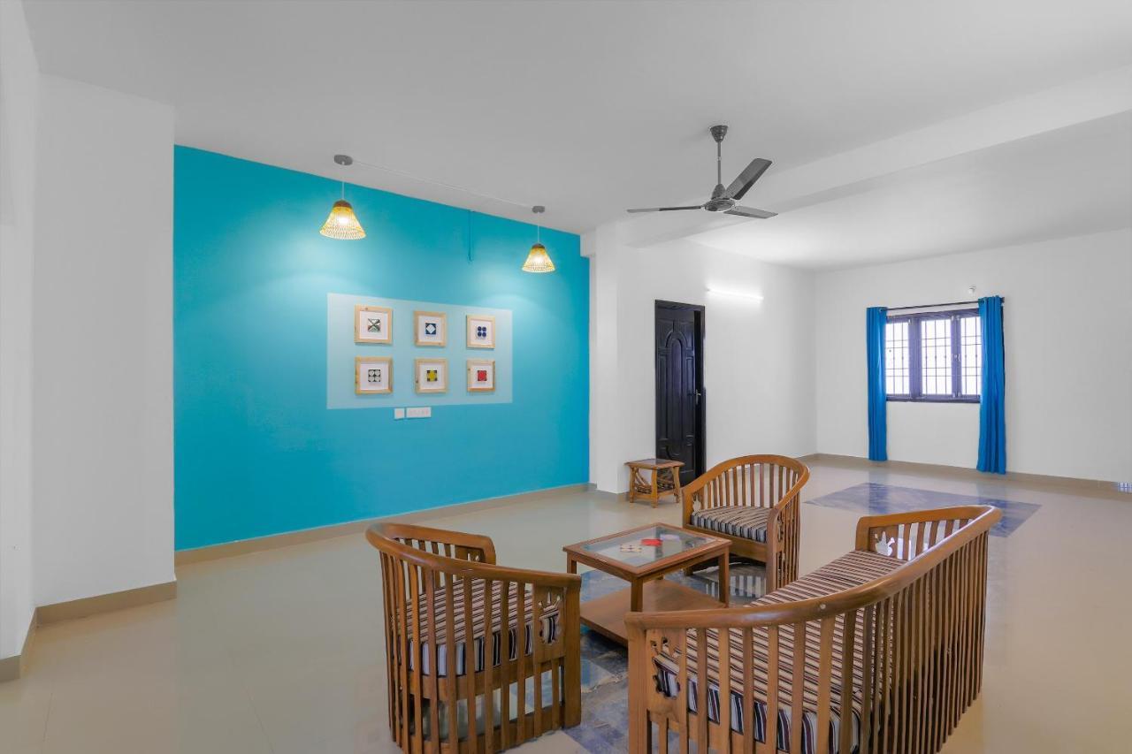 Oyo 79233 Hotel Hive Stays Kochi Exterior photo
