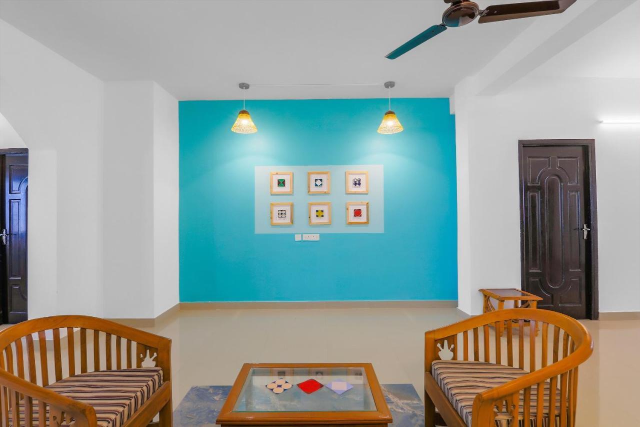 Oyo 79233 Hotel Hive Stays Kochi Exterior photo